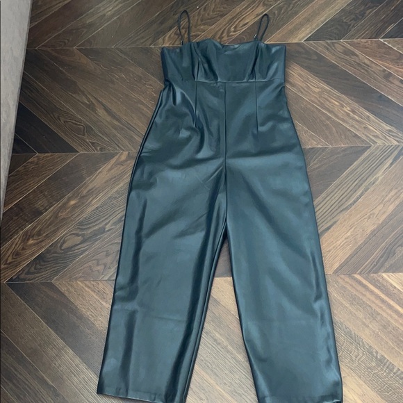 Banana Republic Vegan Leather Jumpsuit Black 10  NWT - Picture 9 of 9